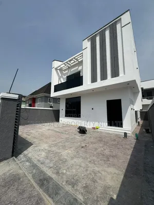 4bdrm Duplex in New Road, Chevron for sale