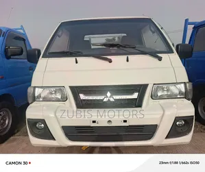 Mitsubishi Delica 2014 White