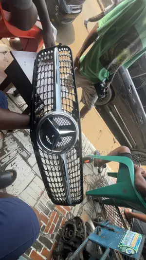 Front Grille for C300 W204 Model