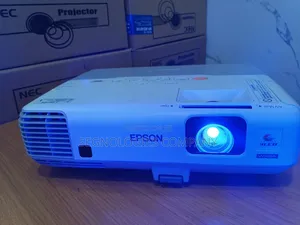 Epson Powerlite 935w 3700 Lumens 3lcd Wxga 3lcd Projector