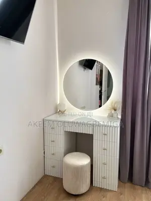 Dressing Mirror With Stool