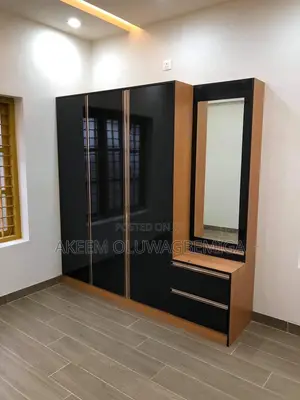 7ftby7ft Wardrobe and Mirror