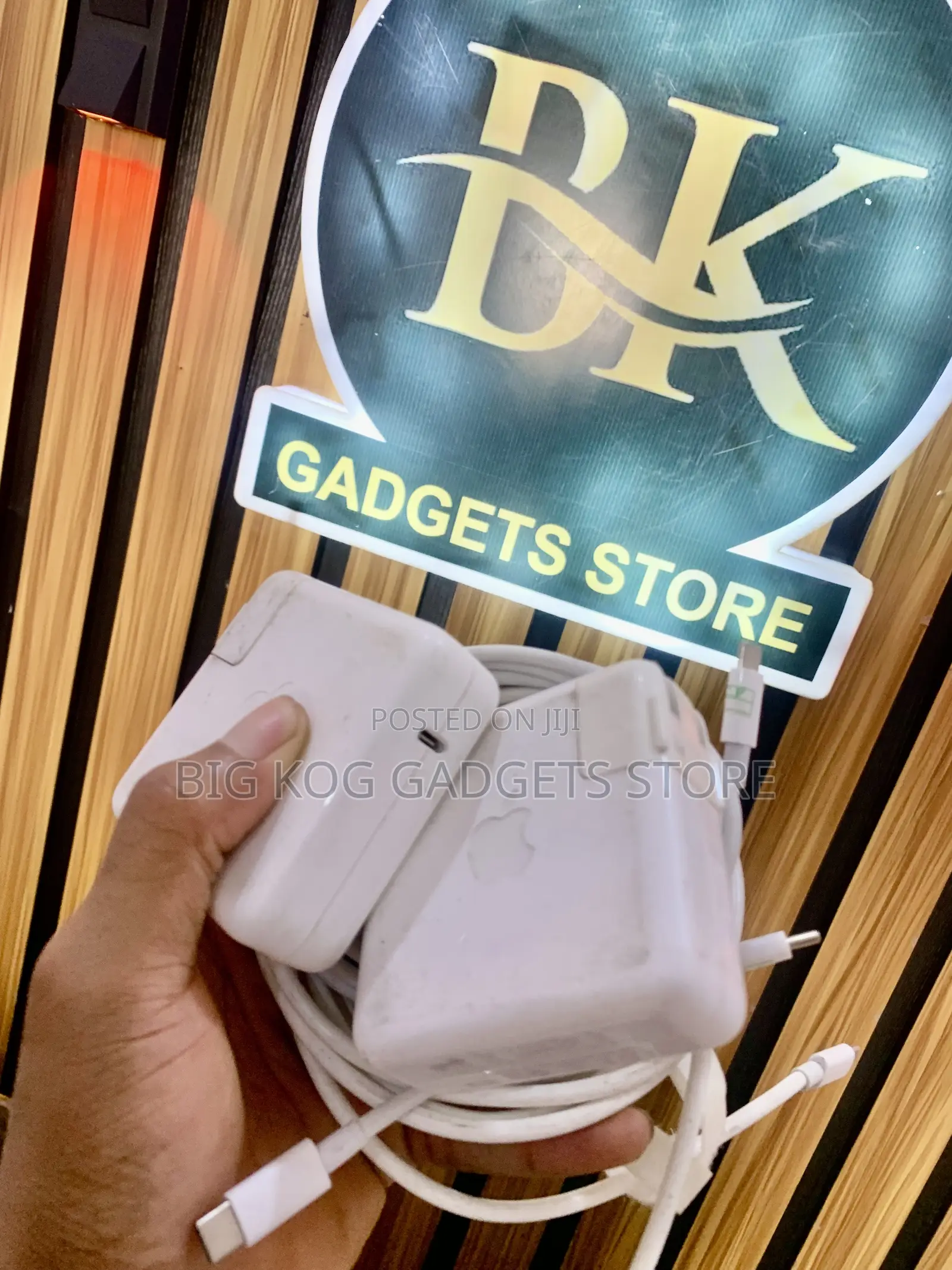 Original Apple Macbook Charger