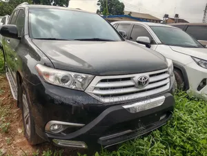 Toyota Highlander 2.7L 2WD 2013 Gray