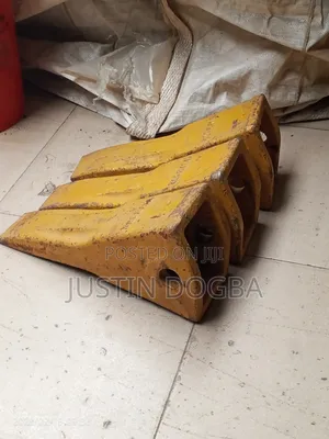 Heavy-Duty Bucket Teeth