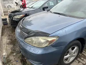 Toyota Camry LE 4dr Sedan (2.4L 4cyl 4A) 2004 Blue