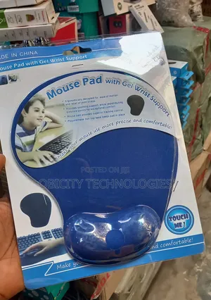 Mouse Pad With Gel Wrist Support