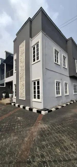 4bdrm Duplex in Mende for sale