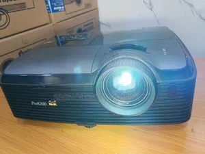 Viewsonic Pro8200(Vs13648) Full Hd 2000 Lumens Dlp Projector