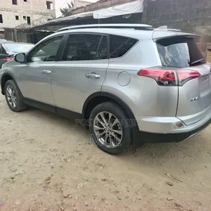 Toyota RAV4 Limited 4dr SUV AWD (2.5L 4cyl 6A) 2018 Silver