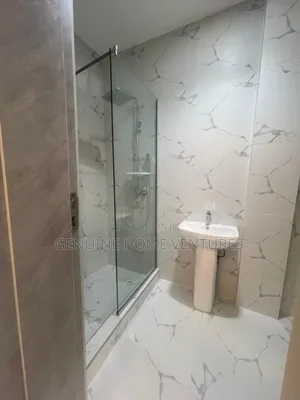 4bdrm Maisonette in Lekki Phase 1 for rent