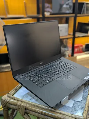 Laptop Dell Precision 5520 16GB Intel Core i7 SSD 512GB