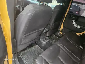 Jeep Wrangler Sahara 2dr SUV 4WD (3.6L 6cyl 6M) 2015 Yellow