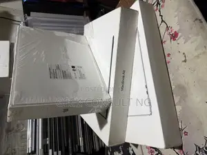 New Laptop Apple MacBook Air 2023 M2 8GB Apple M2 SSD 2T