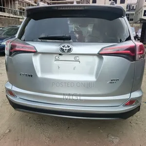 Toyota RAV4 Limited AWD 2019 Silver