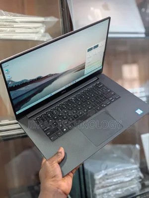 Laptop Dell Precision 5520 16GB Intel Core i7 SSD 512GB