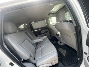 Toyota Highlander XLE 2019 White