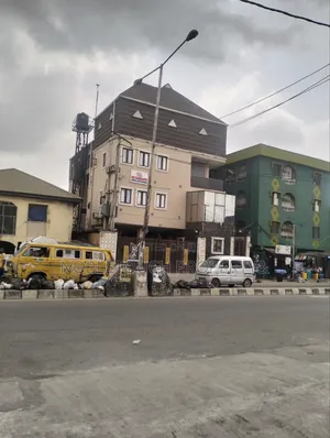Functioning Hotel Along Ijesha Road, Itire Surulere Lagos