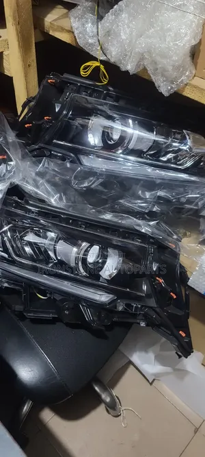 Headlamp - Toyota Landcruiser Prado