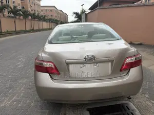 Toyota Camry LE 4dr Sedan (2.4L 4cyl 5A) 2008 Gold