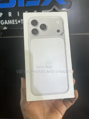 New Apple iPhone 17 Pro Max 1 TB Silver