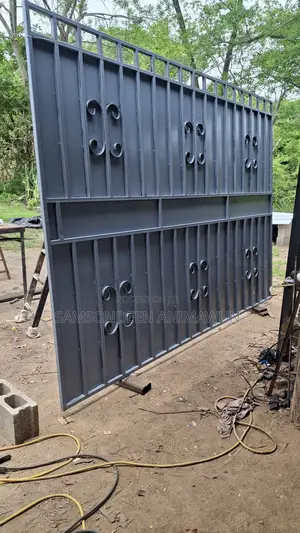 Modern Iron Gate Design For Homes & Estates