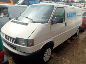 Volkswagen Transporter 2000 White