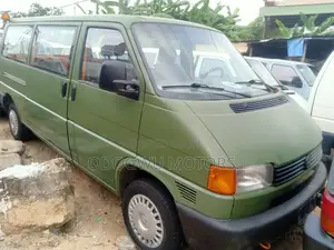 Volkswagen Transporter 2000 Green