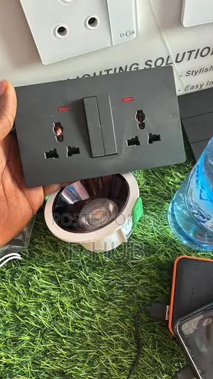 Black Socket
