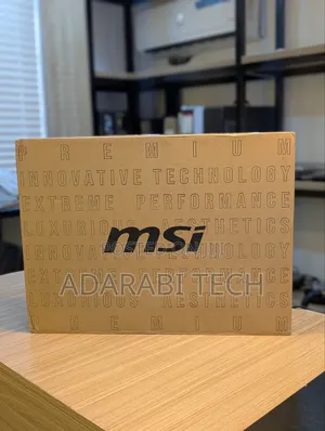 New Laptop MSI Raider 18 HX AI A2XW 32GB AMD Ryzen 9 SSD 2T