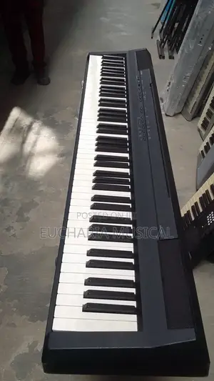 Yamaha P-105 88-Key Weighted Digital Piano - Black Excellent Condition