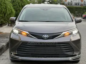 Toyota Sienna 2024 Gray