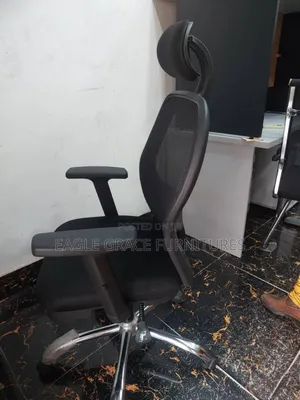 Recliner Swivel Chair and Adjustable Armrest