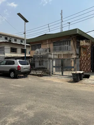 12bdrm Block of Flats in Census Surulere for sale