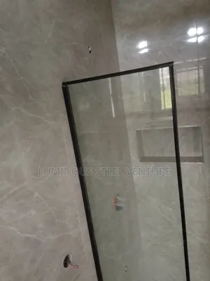 A 10mm Thickness Shower Cubicle Is Considered a Premium, High-End