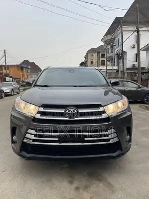 Toyota Highlander XLE 2019 Gray