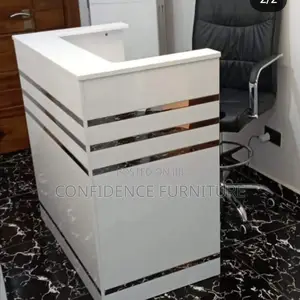 Simple and Portable Receptionist Desk (4fit)
