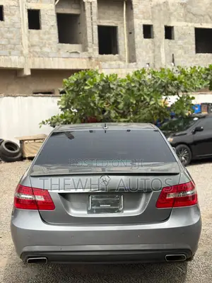 Mercedes-Benz E350 Base 4Matic Sedan AWD (3.5L 6cyl 7A) 2011 Gray