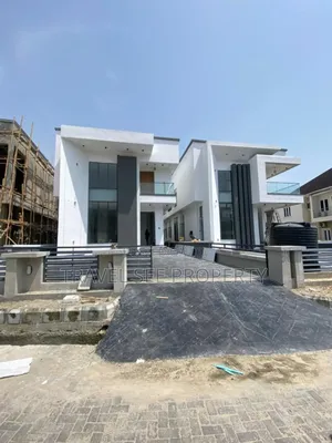 Furnished 5bdrm Duplex in Private Estate Lekki for sale