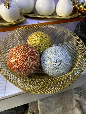 Wire Fruit Basket With Three Ball Double Padded Centre Table Decor