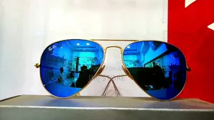 Stock Aviator Ray Ban Glass