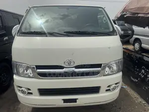 Toyota HiAce 2012 White