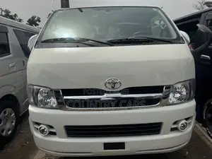 Toyota HiAce 2013 White