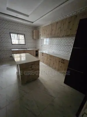 4bdrm Duplex in Private, Apo District for rent