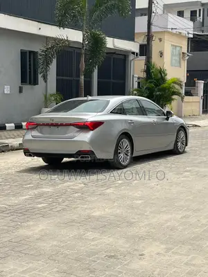 Toyota Avalon Limited FWD Sedan (3.5L V6 8A) 2019 Silver