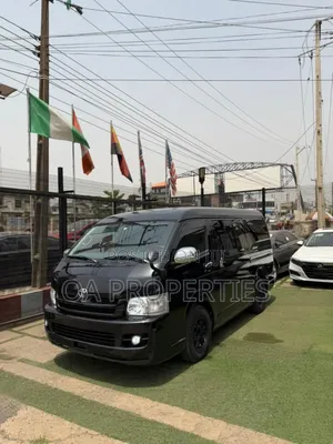 Toyota HiAce 2015 Black