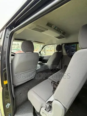 Toyota HiAce 2015 Black