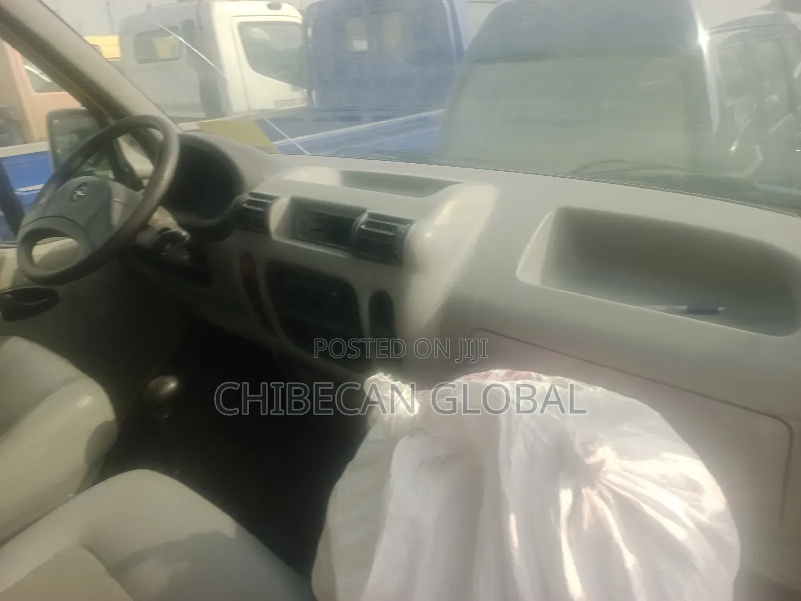 Opel Vivaro 2006 Yellow