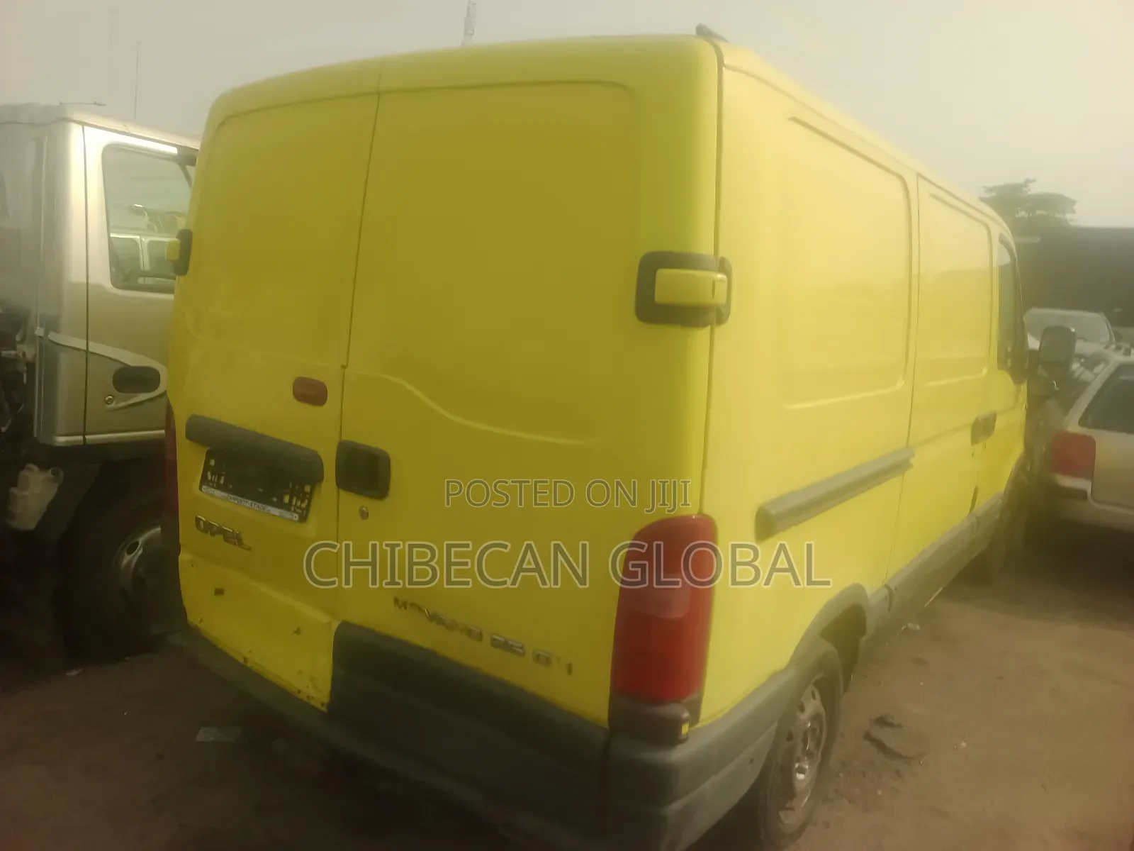 Opel Vivaro 2006 Yellow