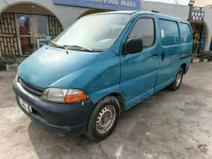 Toyota HiAce 2003 Green